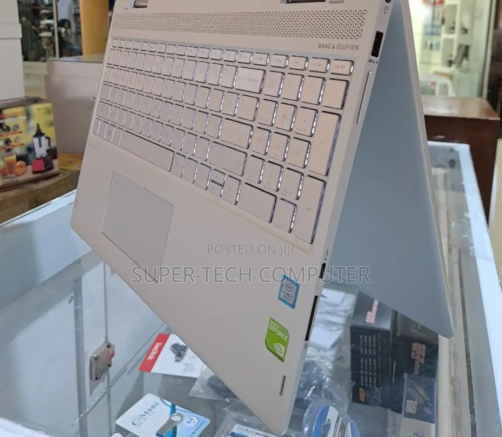 New Laptop HP Envy X360 8GB Intel Core I5 SSD 512GB