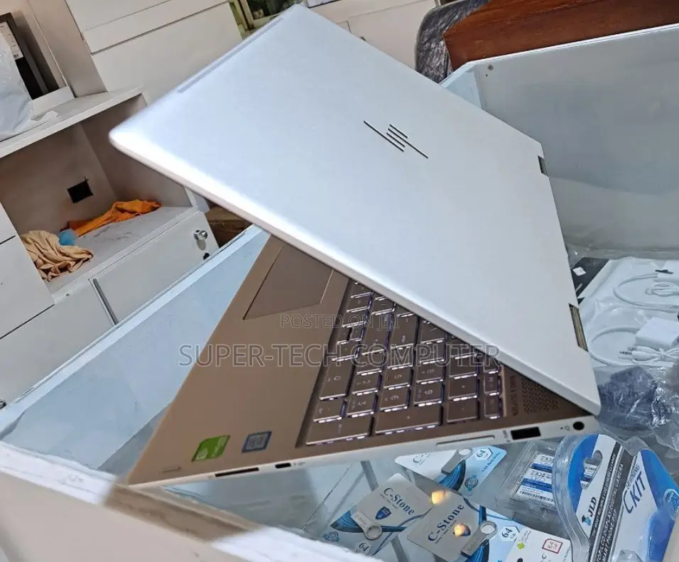 New Laptop HP Envy X360 8GB Intel Core I5 SSD 512GB
