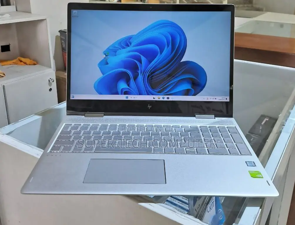 New Laptop HP Envy X360 8GB Intel Core I5 SSD 512GB