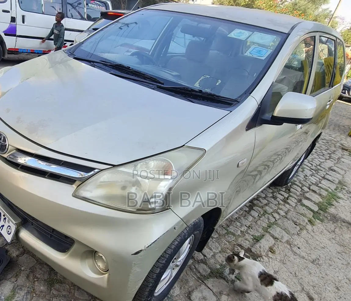 Toyota Avanza 2015 Gold