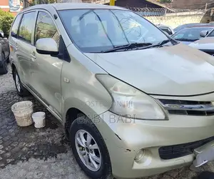 Toyota Avanza 2015 Gold