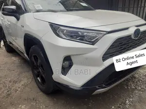 Toyota RAV4 2021 White