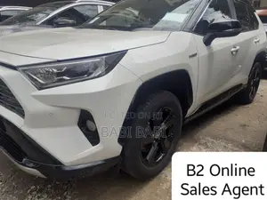 Toyota RAV4 2021 White