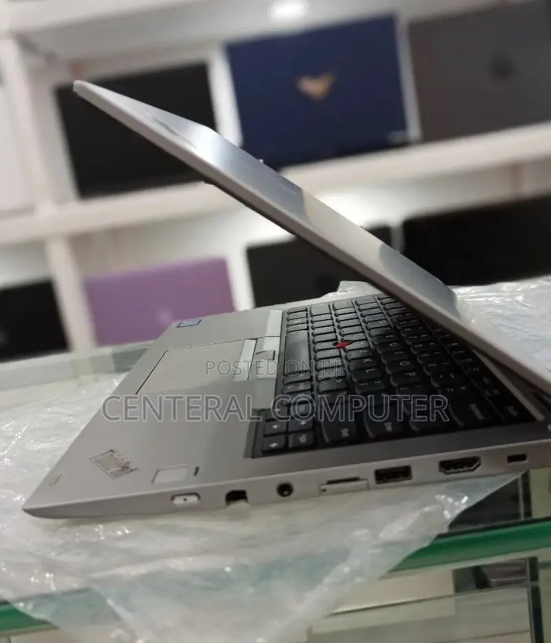 New Laptop Lenovo ThinkPad X380 Yoga 8GB Intel Core I7 SSD 512GB