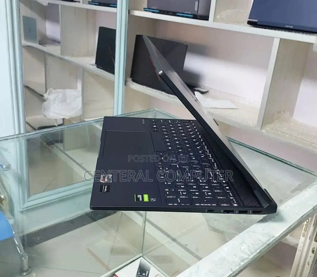 New Laptop HP 16GB Intel Core I7 SSD 512GB