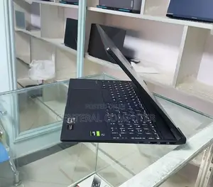 New Laptop HP 16GB Intel Core I7 SSD 512GB