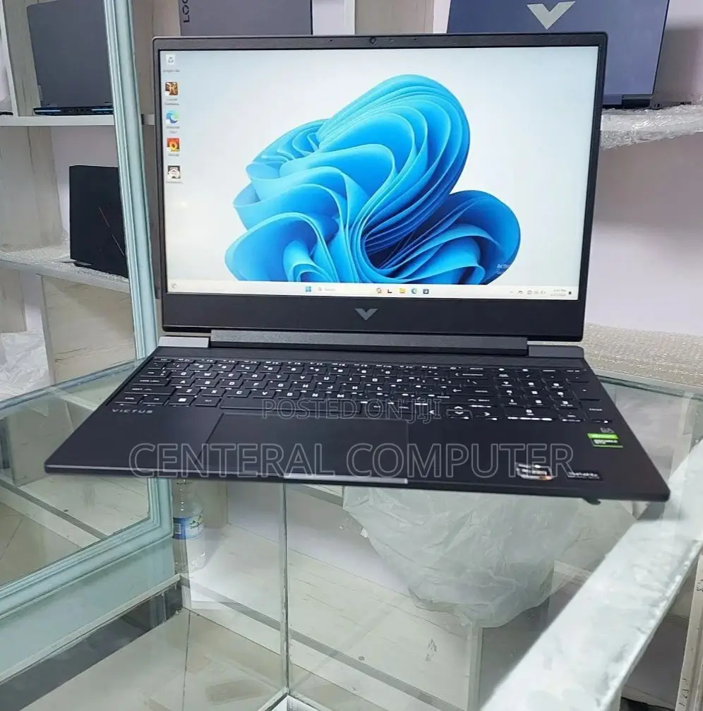 New Laptop HP 16GB Intel Core I7 SSD 512GB