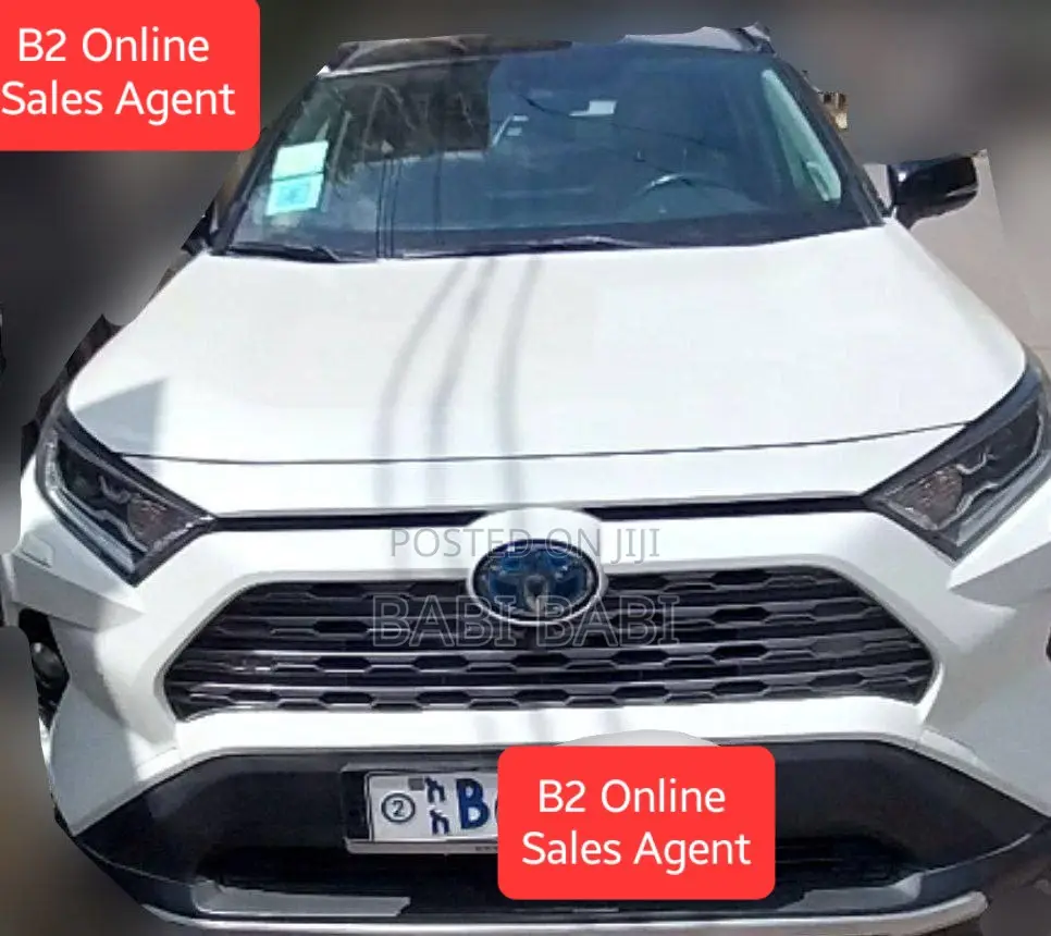 Toyota RAV4 2021 White