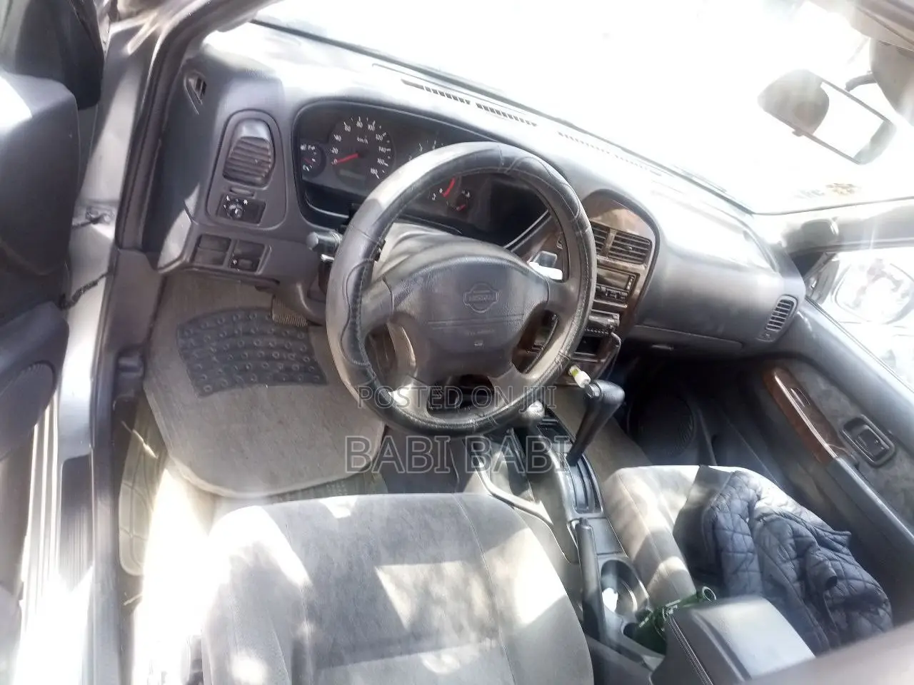 Nissan Pathfinder Automatic 2000 Silver