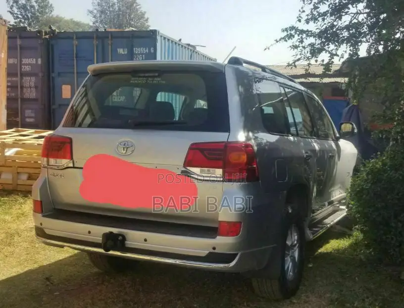 Toyota Land Cruiser 2016 Silver