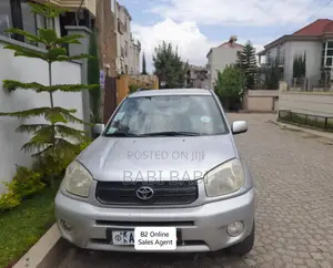 Photo - Toyota RAV4 2005 Silver