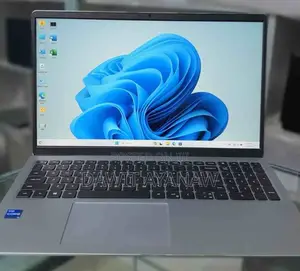 Photo - New Laptop Dell 16GB Intel Core I5 SSD 512GB