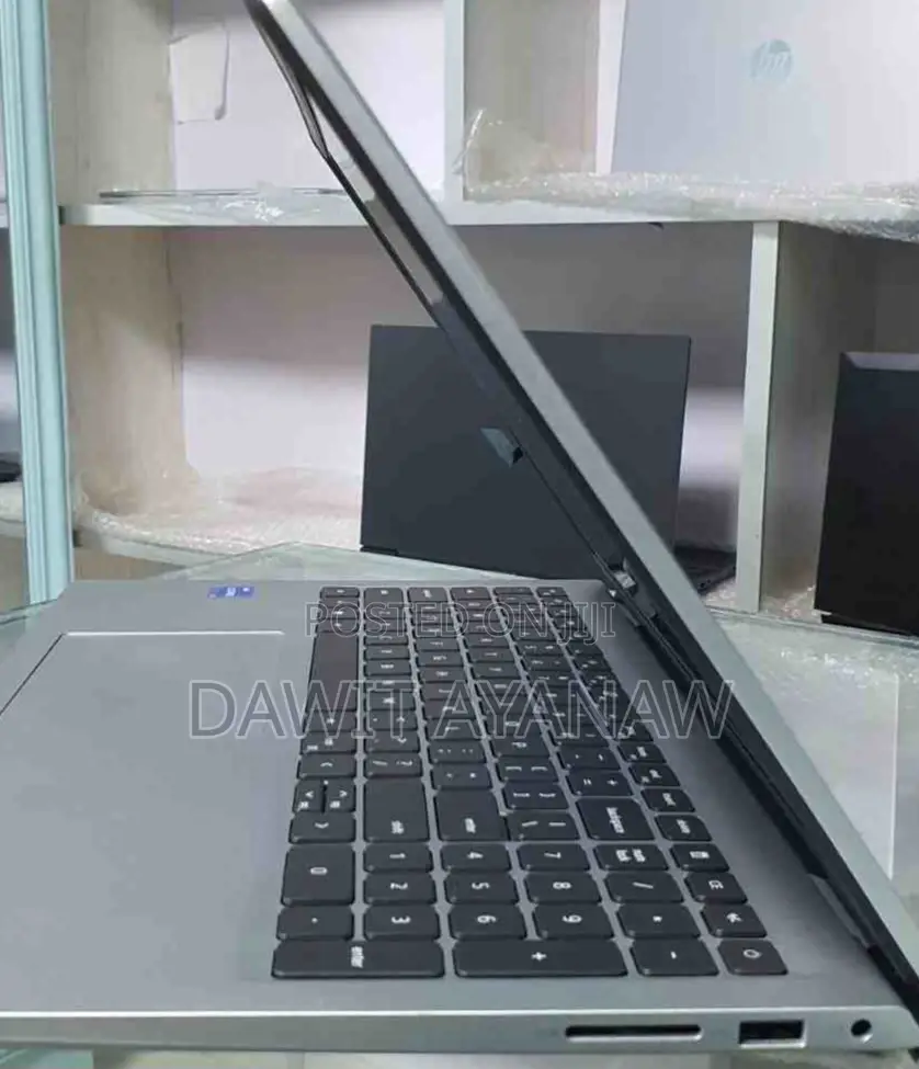 New Laptop Dell 16GB Intel Core I5 SSD 512GB