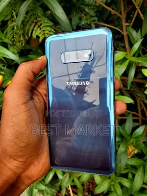 Samsung Galaxy S10e 128 GB Blue