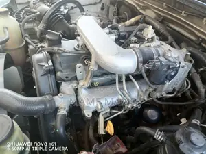 Toyota Hilux 2010 White