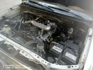 Toyota Hilux 2010 White