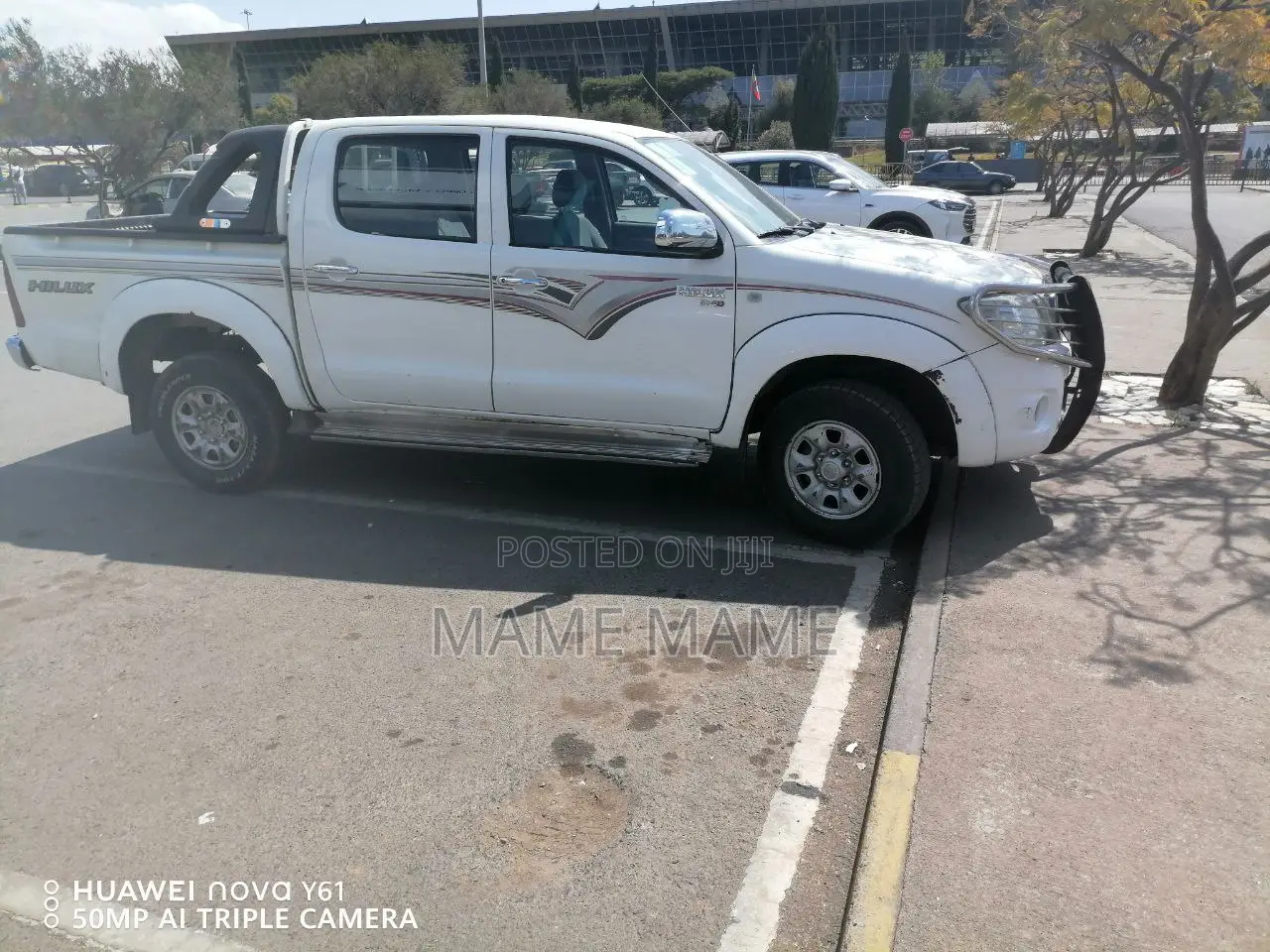 Toyota Hilux 2010 White