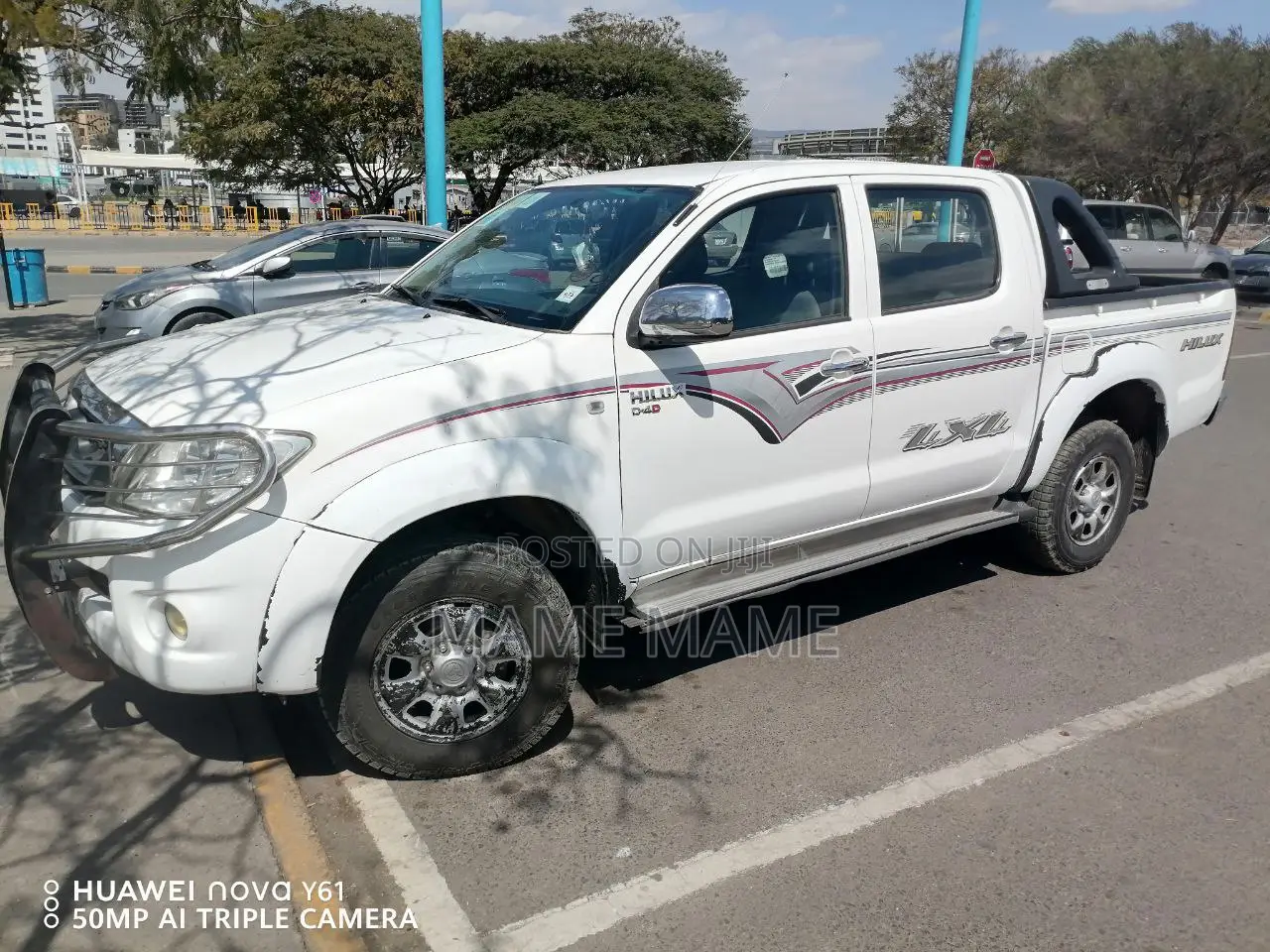 Toyota Hilux 2010 White