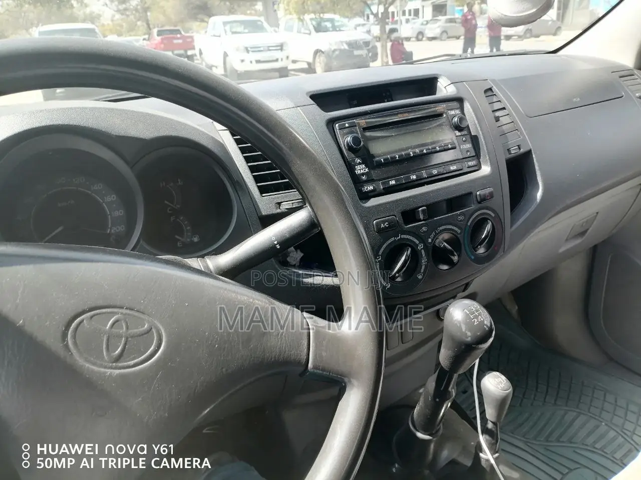 Toyota Hilux 2010 White