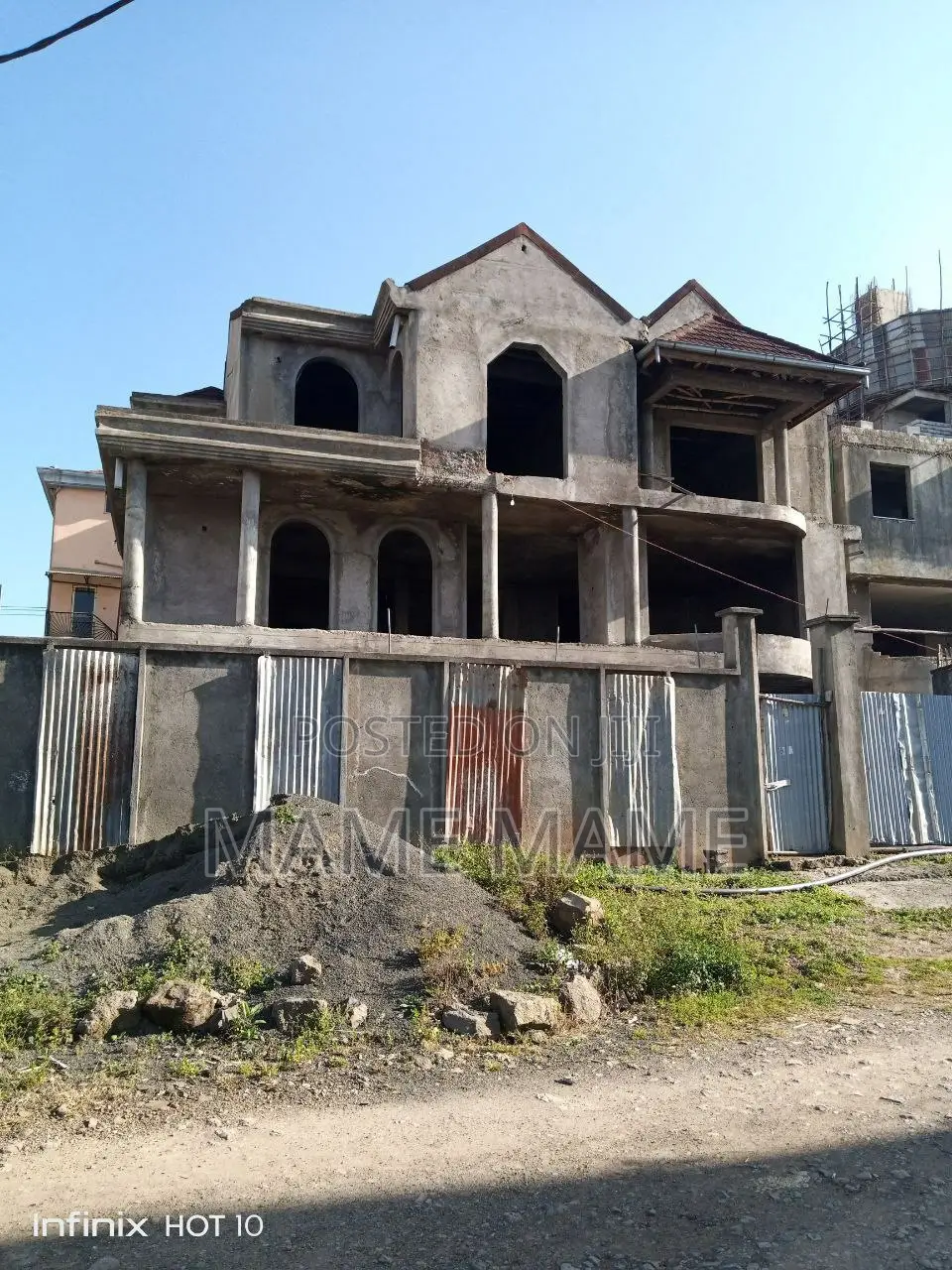 5bdrm House in Addis Abeba, Bole for sale