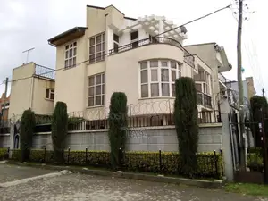 7bdrm House in ፊጋ ኮምፓውንድ ውስጥ የሚሸጥ, Bole for sale