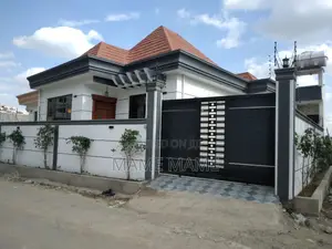 5bdrm Villa in Addis Abeba, Bole for sale