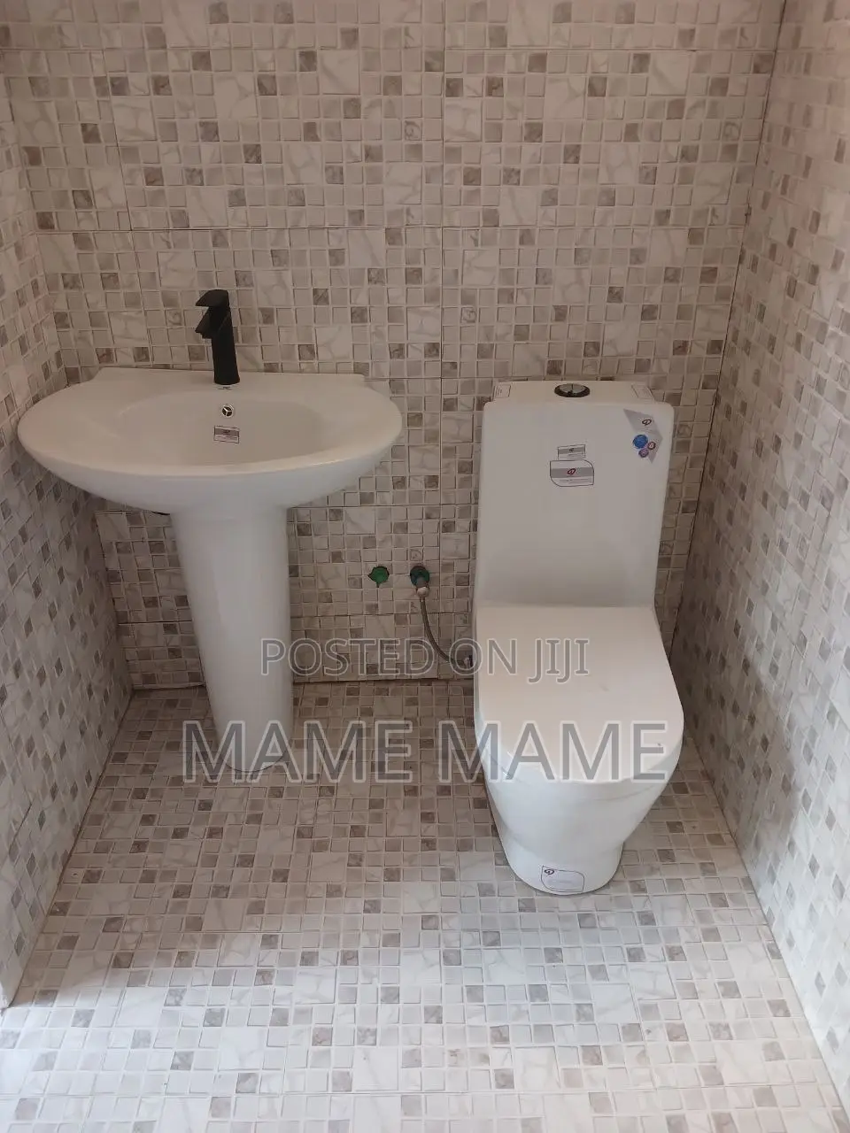 5bdrm Villa in Addis Abeba, Bole for sale