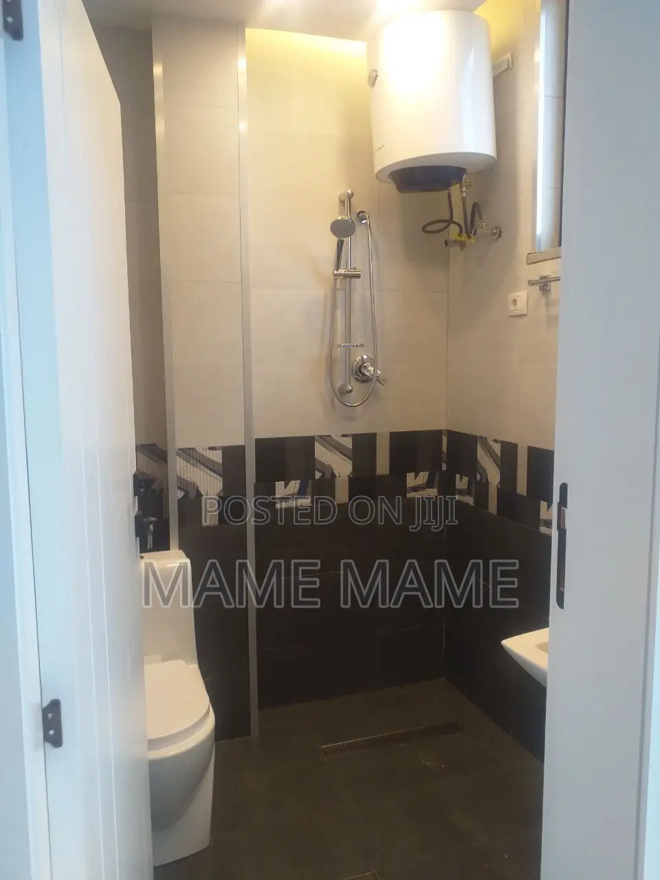 9bdrm House in Addis Abeba, Bole for sale