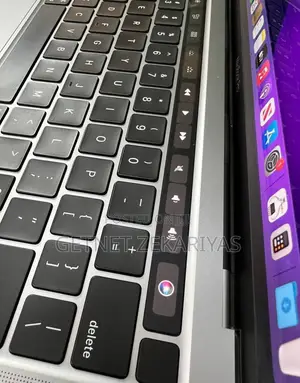 New Laptop Apple MacBook Pro 2019 8GB Intel Core I5 SSD 256GB