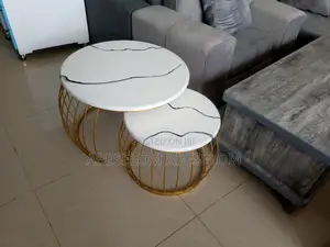 በኢፖክሲ የተሰሩ የሶፋ ጠረጴዛ