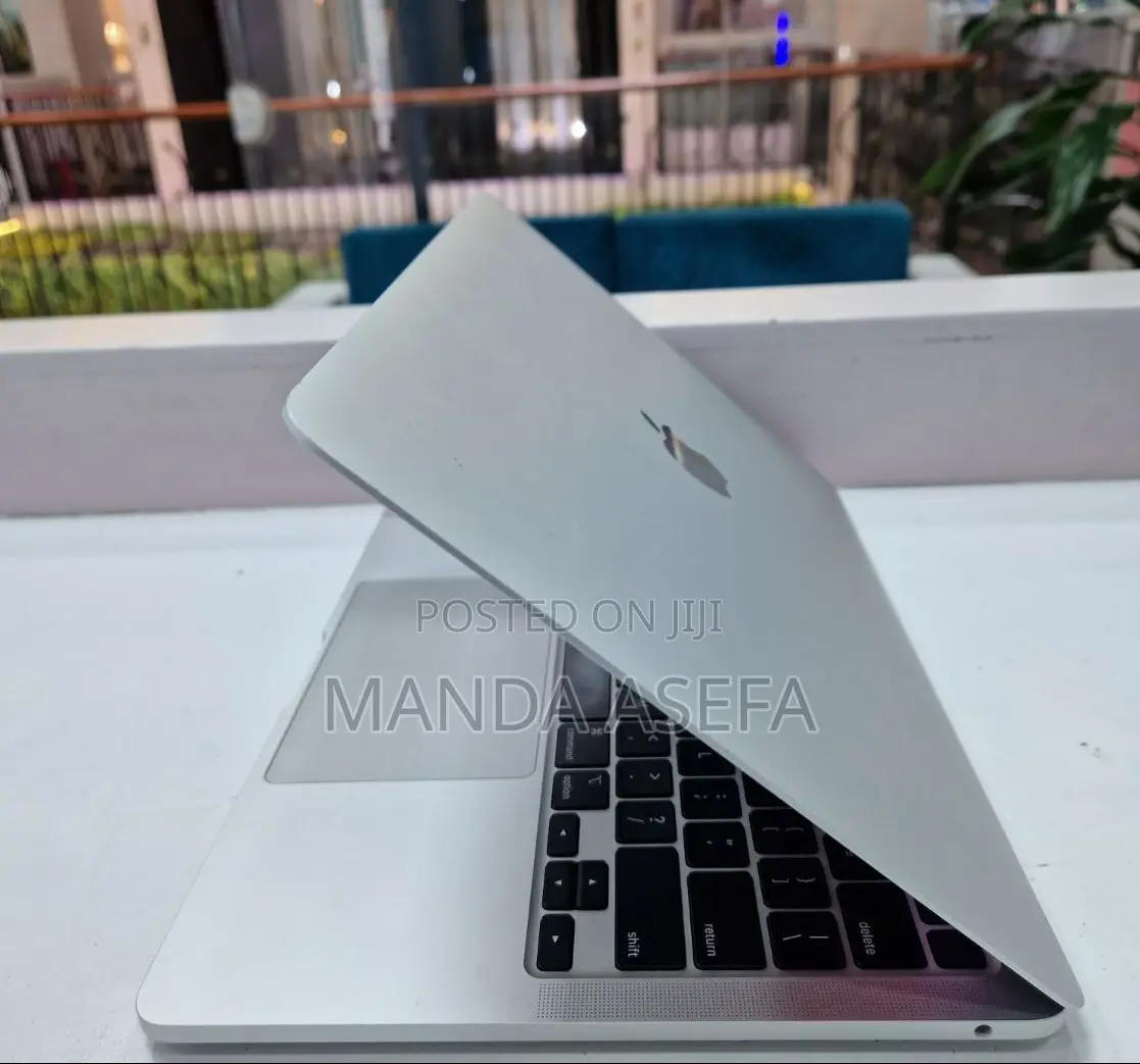 New Laptop Apple MacBook Pro 2019 8GB Intel Core I5 SSD 256GB