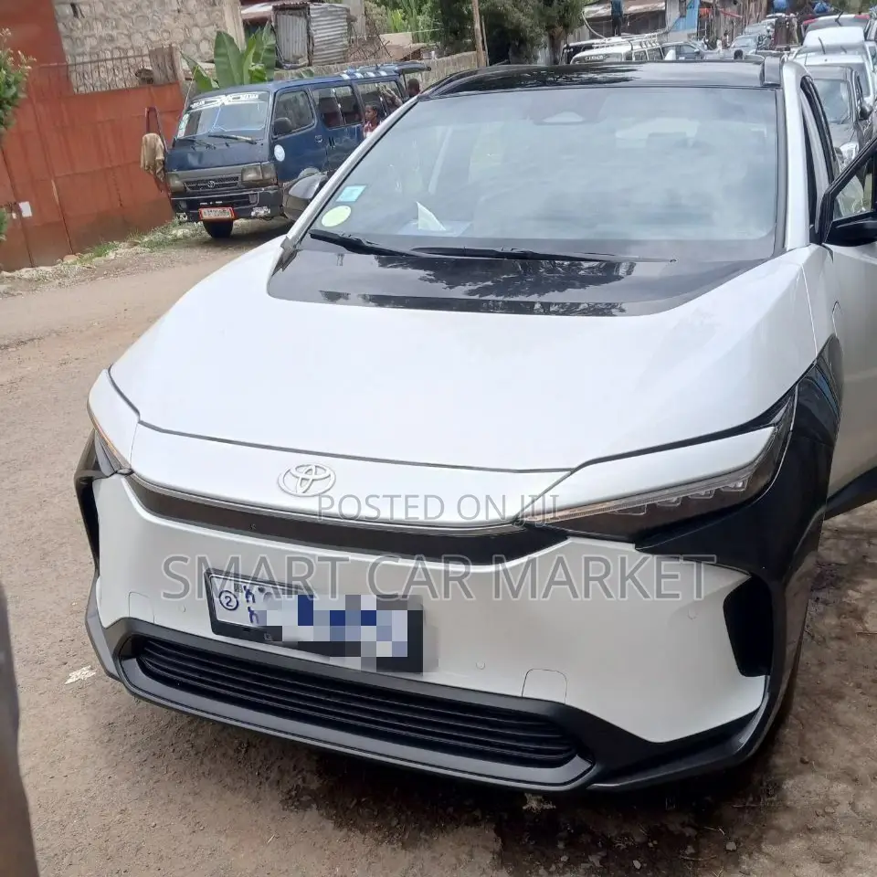 Toyota bZ4X 2023 White