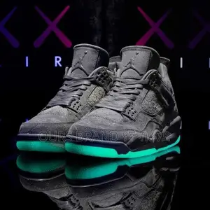 High Master Quality 
 Jordan 4 Kaws Grey Shoes