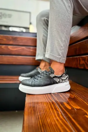 Photo - Origional Checkich Sneakers Shoes