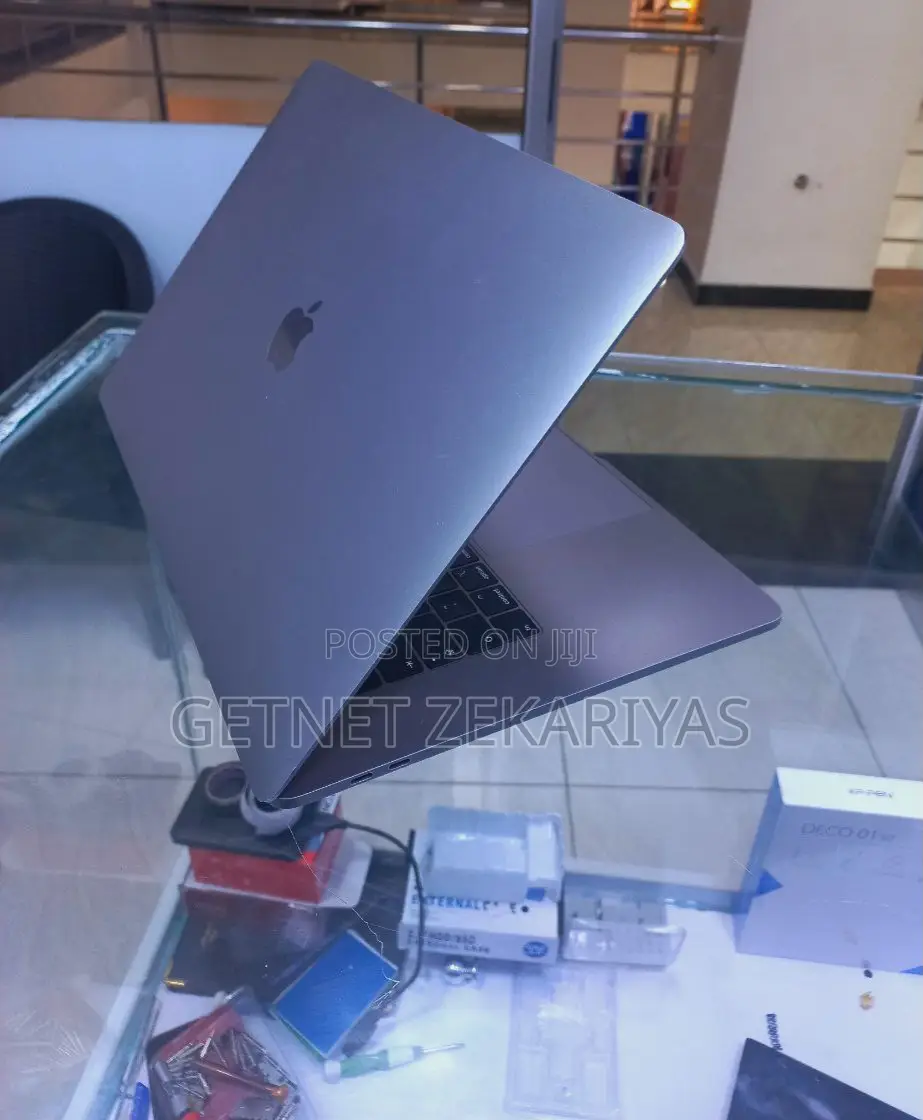New Laptop Apple MacBook Pro 2019 32GB Intel Core I9 SSD 1T