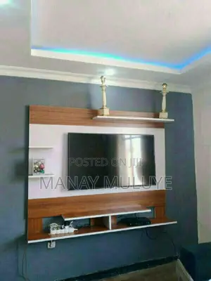 Photo - Tv Standing
