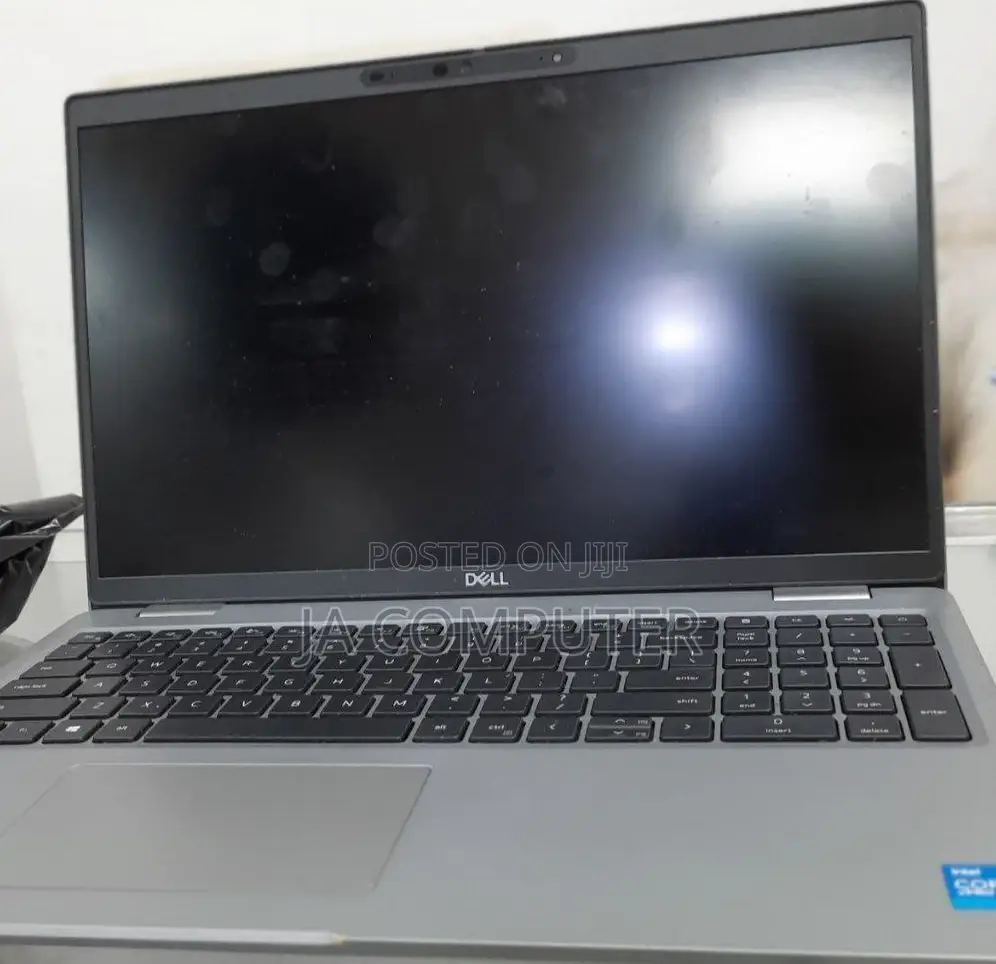 New Laptop Dell Precision 5520 16GB Intel Core I5 SSD 512GB