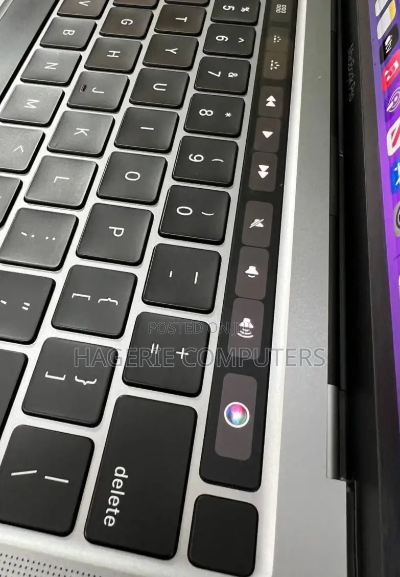 New Laptop Apple MacBook Pro 2019 8GB Intel Core I5 SSD 256GB