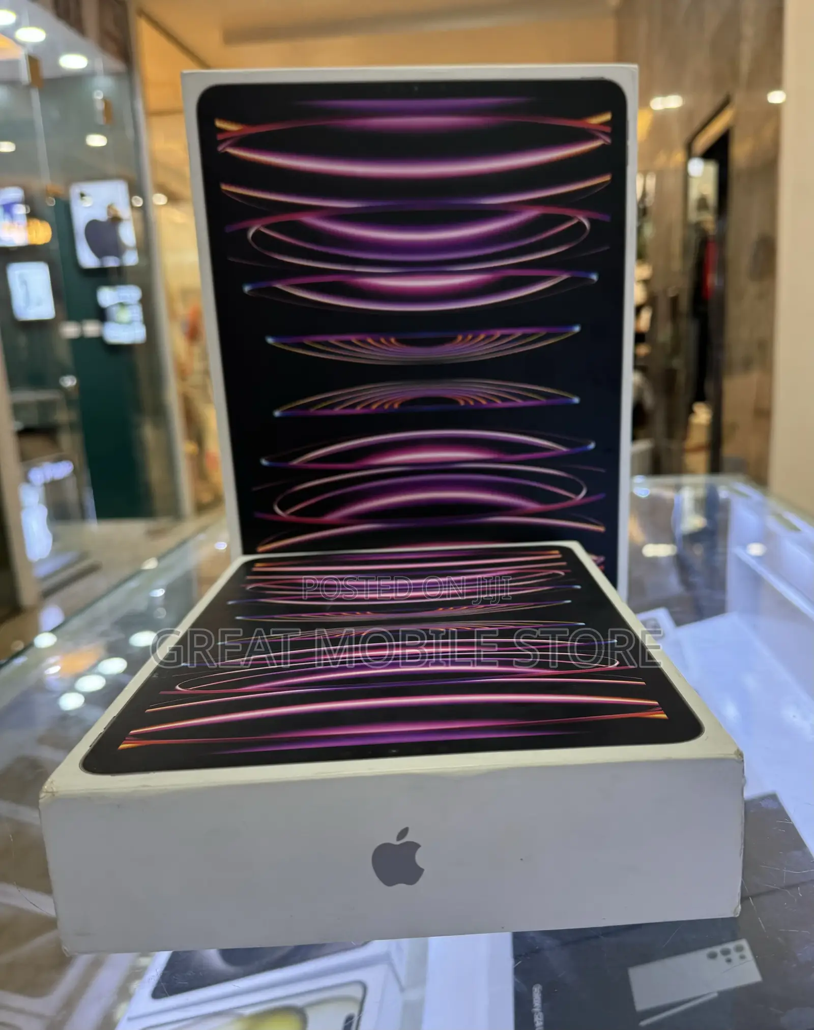 New Apple iPad Pro 12.9 (2022) 256 GB Gray