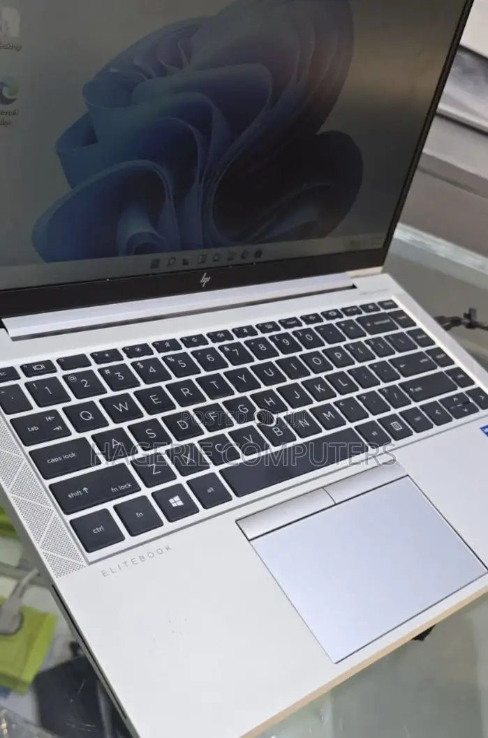 New Laptop HP EliteBook 840 G8 16GB Intel Core I5 SSD 512GB