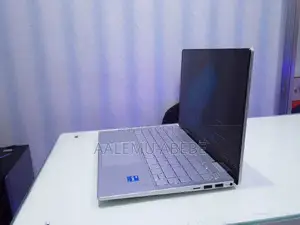 New Laptop HP Pavilion 13 8GB Intel Core I5 SSD 512GB