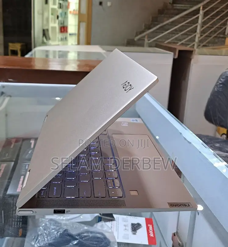 New Laptop Lenovo Yoga C740 8GB Intel Core I5 SSD 512GB