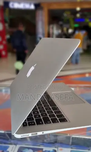 New Laptop Apple MacBook Air 2013 4GB Intel Core I5 SSD 256GB