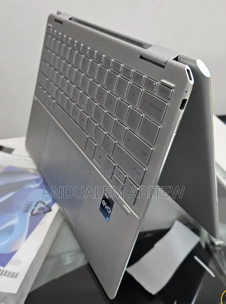 New Laptop HP Spectre 8GB Intel Core I5 SSD 512GB