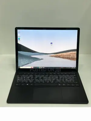 New Laptop Microsoft Surface 8GB Intel Core i5 SSD 256GB