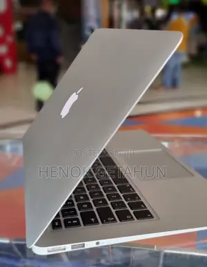 New Laptop Apple MacBook Air 2023 M2 4GB Intel Core i5 SSD 256GB