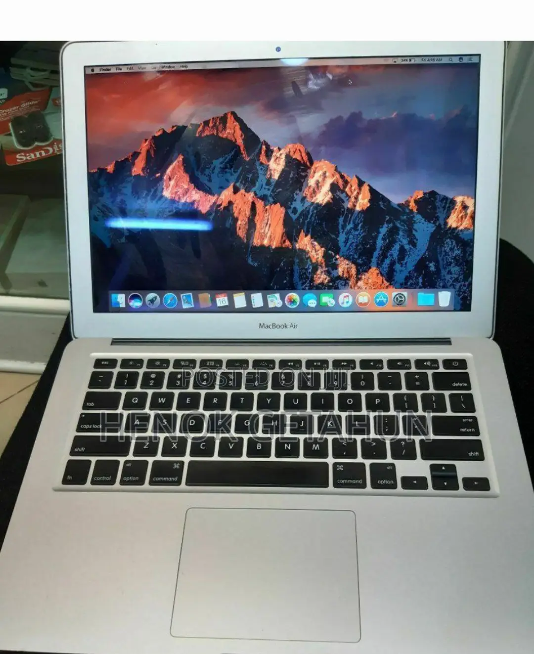 New Laptop Apple MacBook Air 2023 M2 4GB Intel Core i5 SSD 256GB
