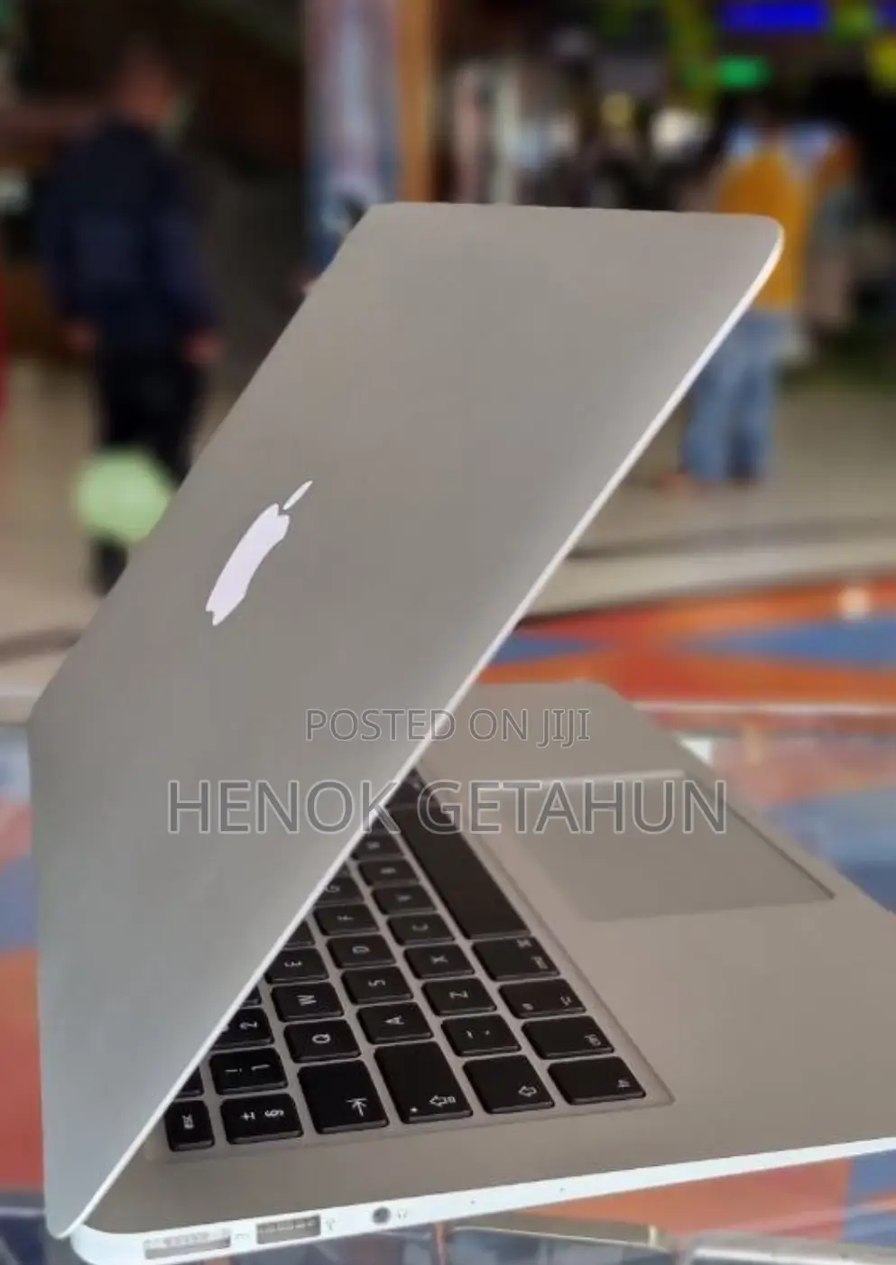 New Laptop Apple MacBook Air 2023 M2 4GB Intel Core i5 SSD 256GB