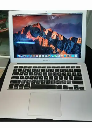 New Laptop Apple MacBook Air 2023 M2 4GB Intel Core i5 SSD 256GB