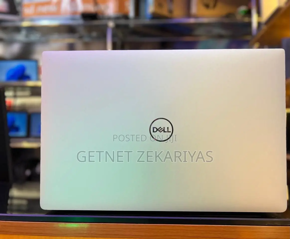 New Laptop Dell Precision 5520 16GB Intel Core I7 SSD 512GB